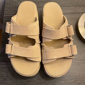 UGG Goldenstar Hi Slide Sandals